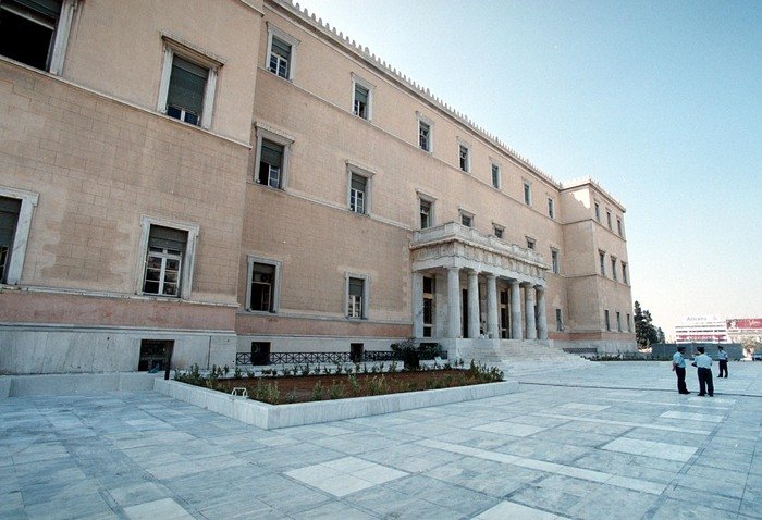 Βουλή Τροπολογία για την κατάργηση της περικοπής των συντάξεων χηρείας